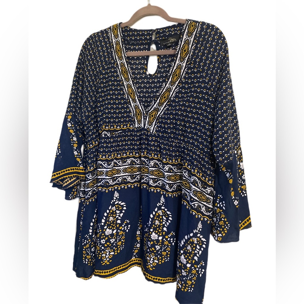 Suzanne betro blouse bell sleeve sz 1x